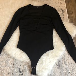 Deep-v body suit